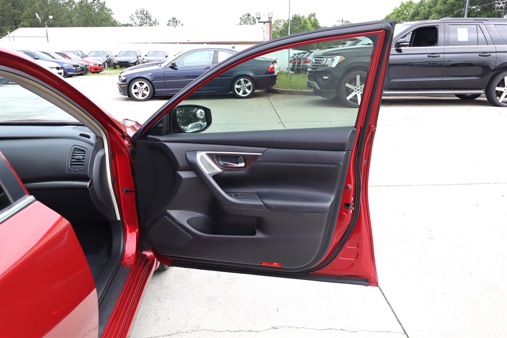 2013 Nissan Altima - $10,995