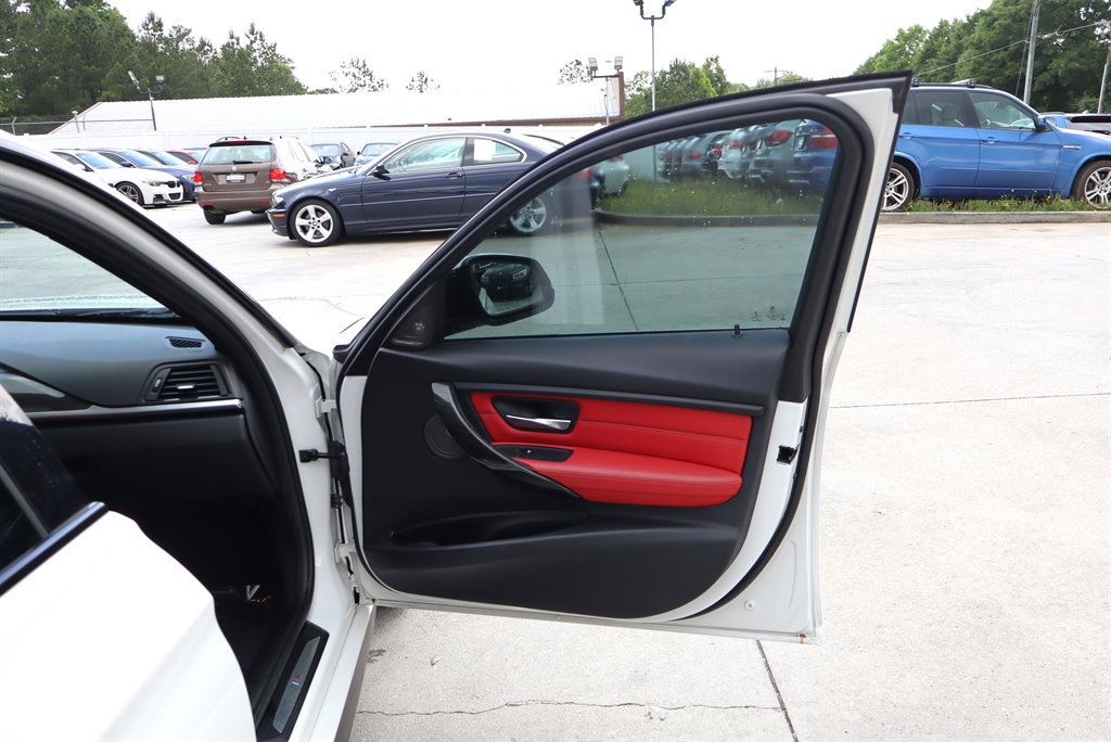 2015 BMW 3 Series - $10,995
