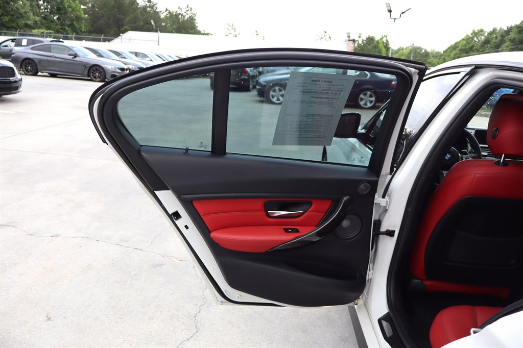 2015 BMW 3 Series - $10,995