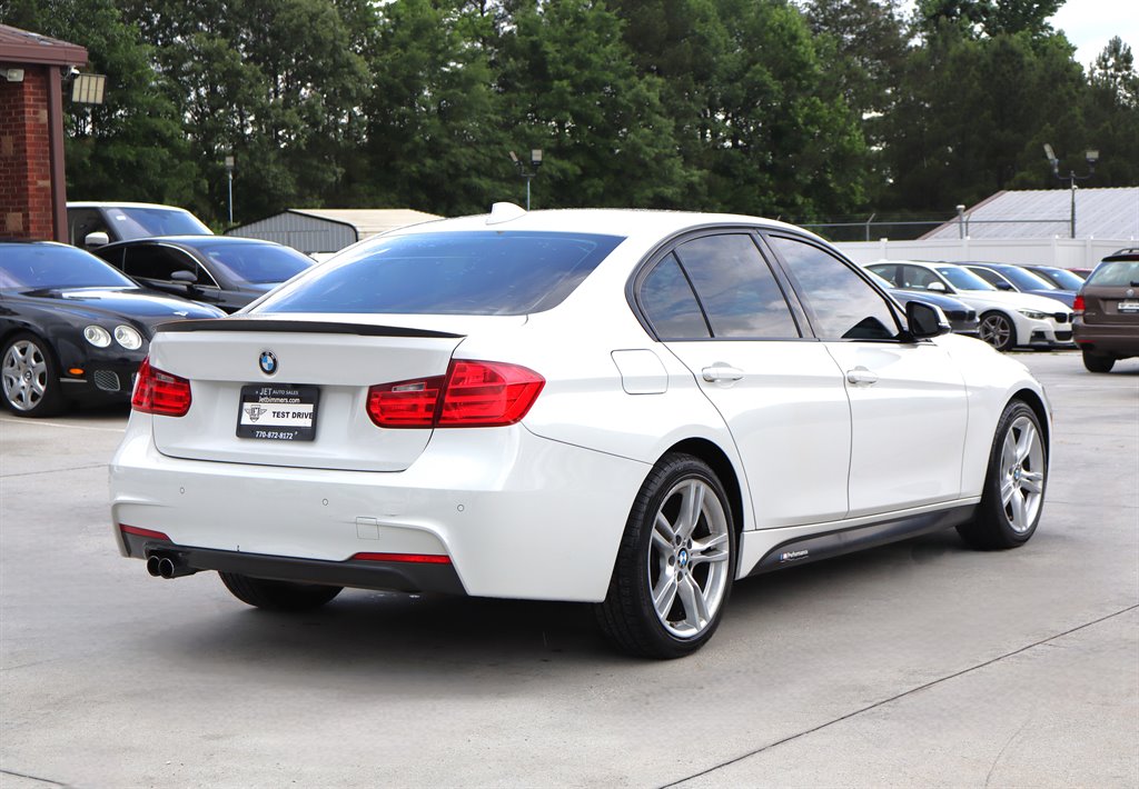 2015 BMW 3 Series - $10,995