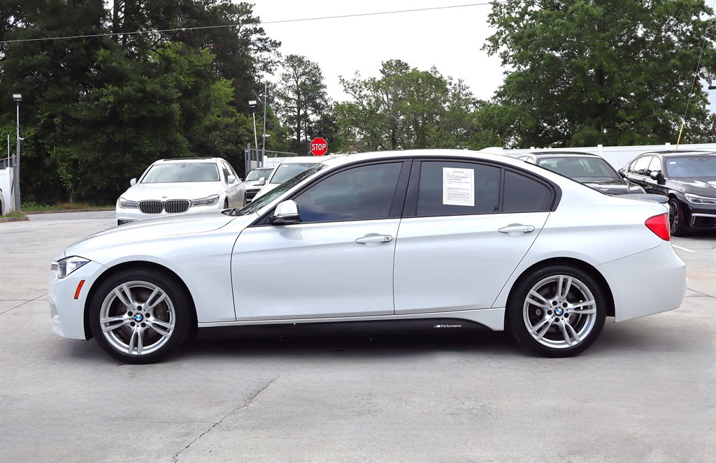 2015 BMW 3 Series - $10,995