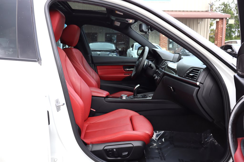 2015 BMW 3 Series - $10,995
