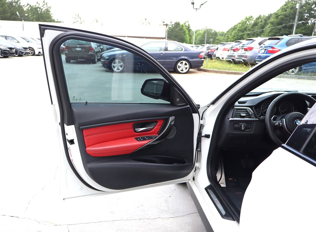 2015 BMW 3 Series - $10,995