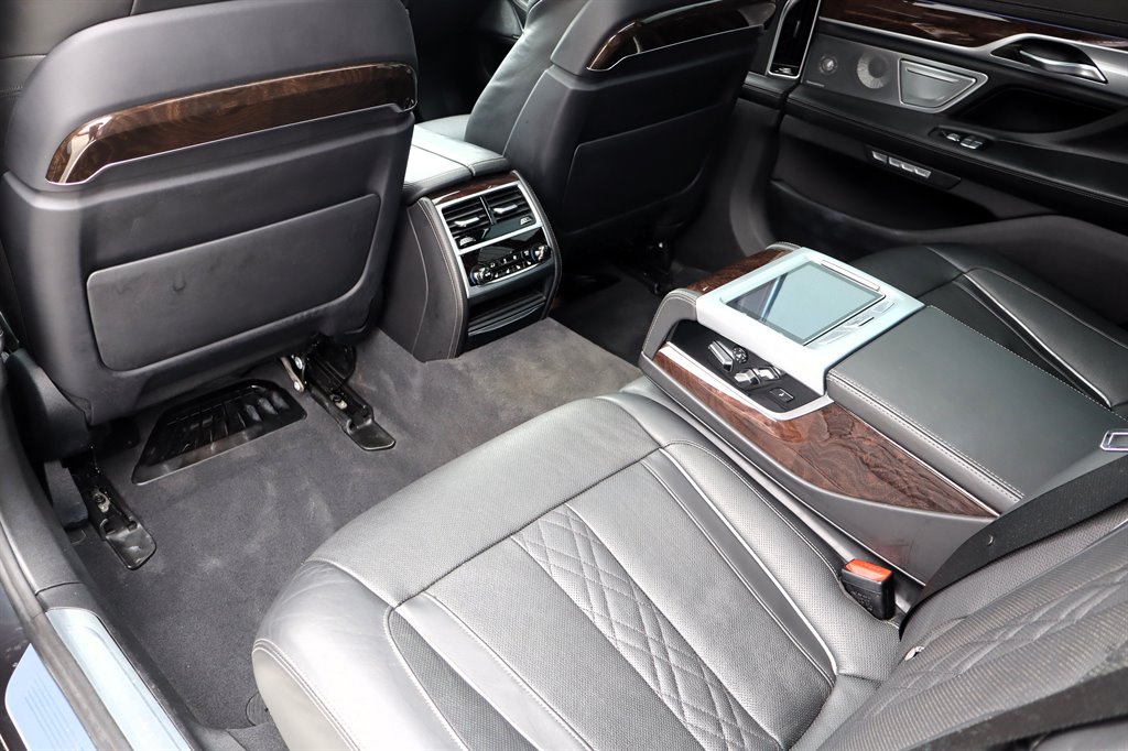 2016 BMW 750i - $18,995