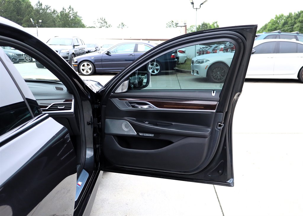 2016 BMW 750i - $18,995