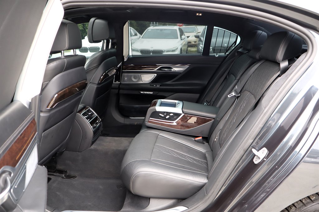 2016 BMW 750i - $18,995