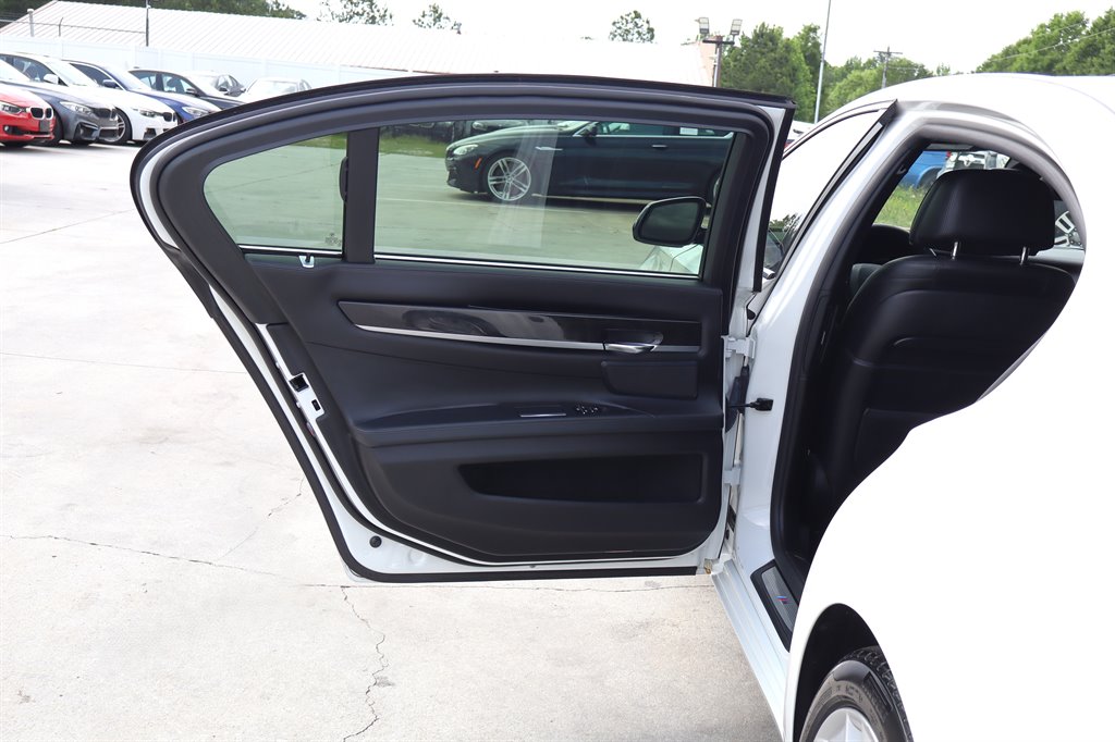 2015 BMW 7 Series - $12,995