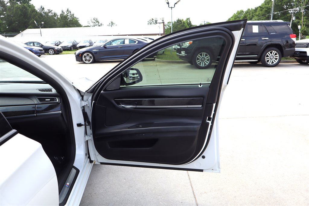 2015 BMW 7 Series - $12,995