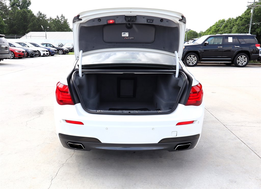 2015 BMW 7 Series - $12,995
