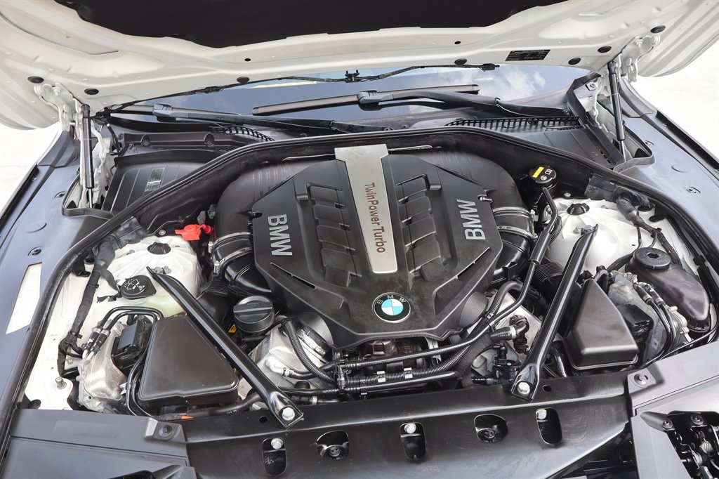 2015 BMW 7 Series - $12,995