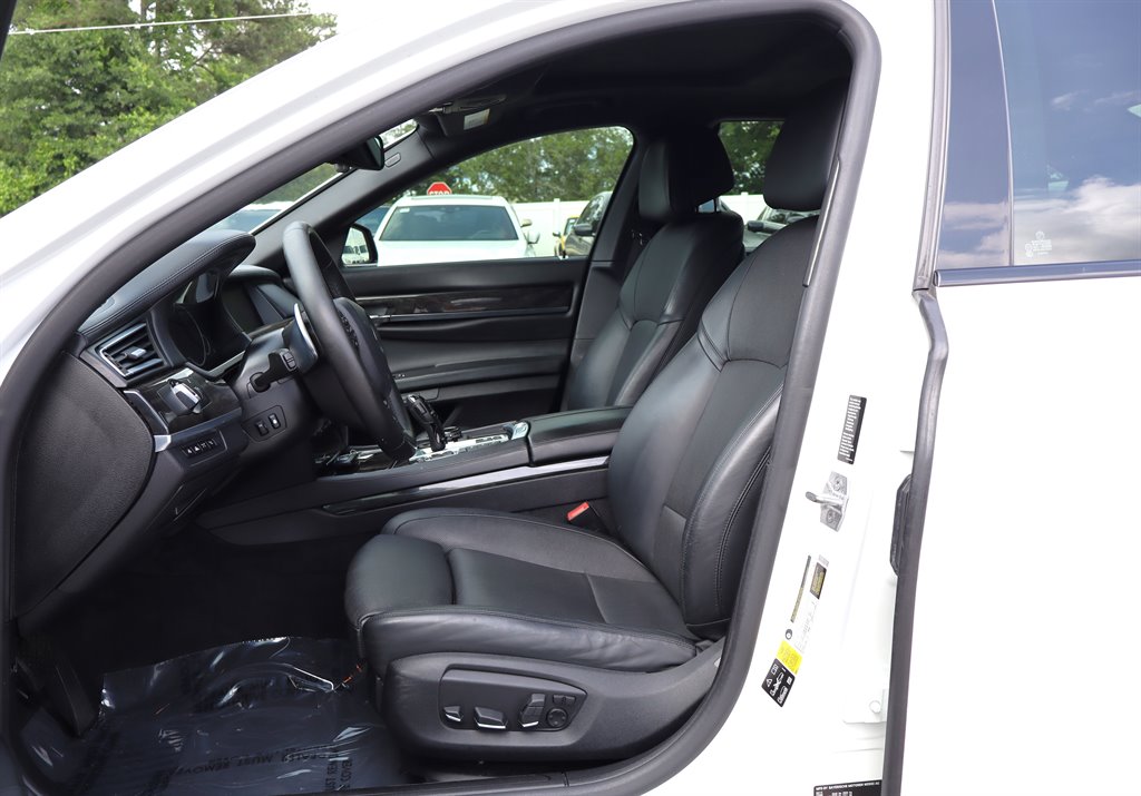 2015 BMW 7 Series - $12,995