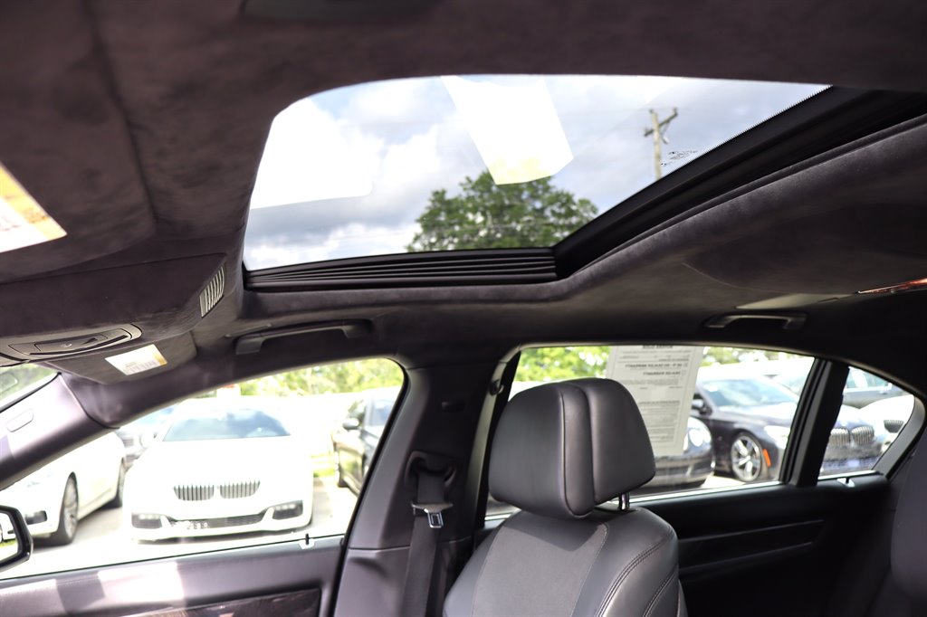 2015 BMW 7 Series - $12,995