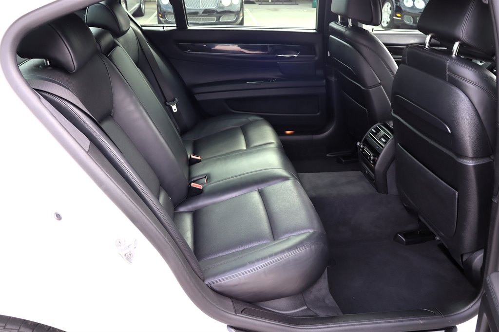 2015 BMW 7 Series - $12,995