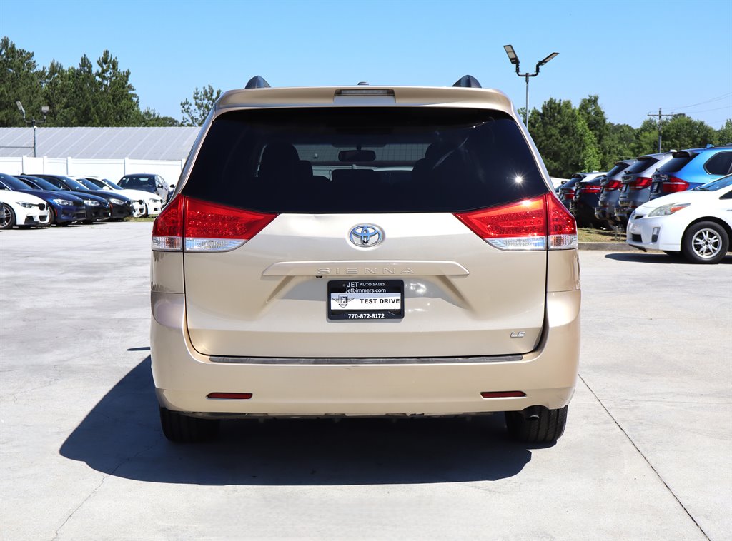 2011 Toyota Sienna - $8,995