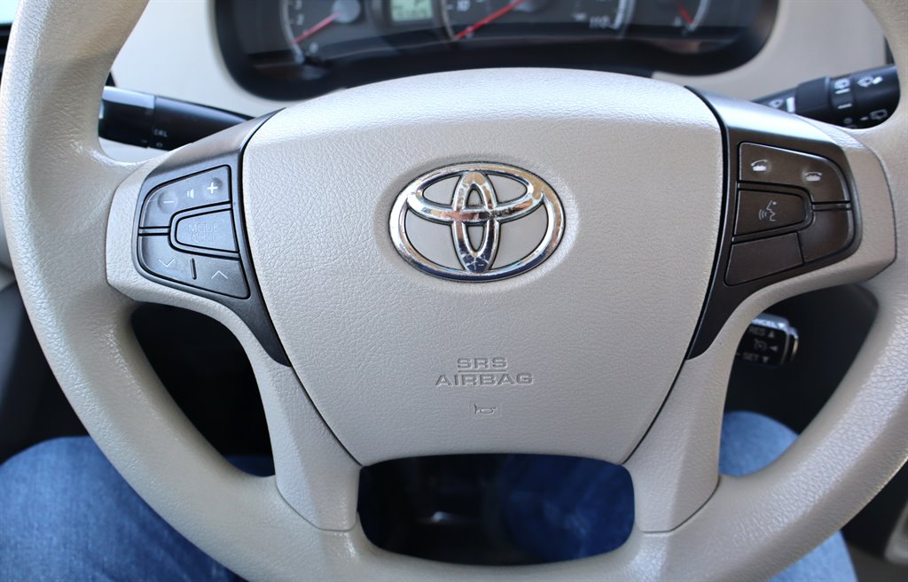 2011 Toyota Sienna - $8,995
