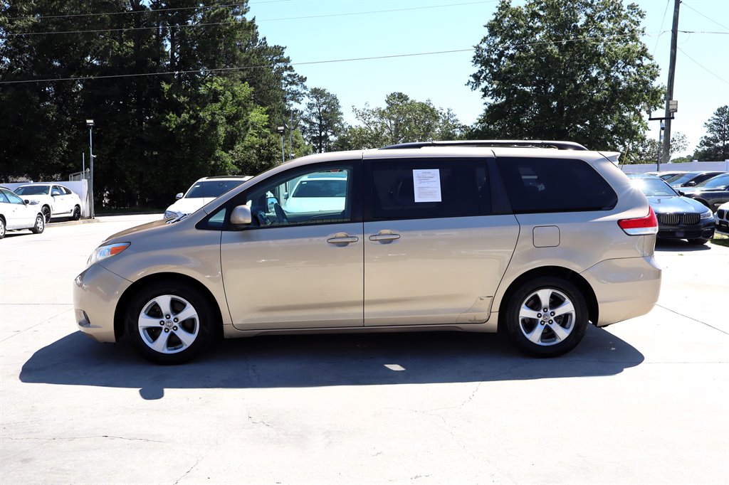 2011 Toyota Sienna - $8,995