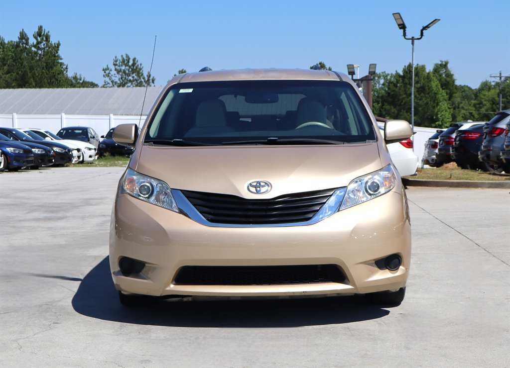 2011 Toyota Sienna - $8,995