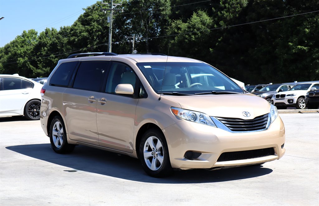 2011 Toyota Sienna - $8,995
