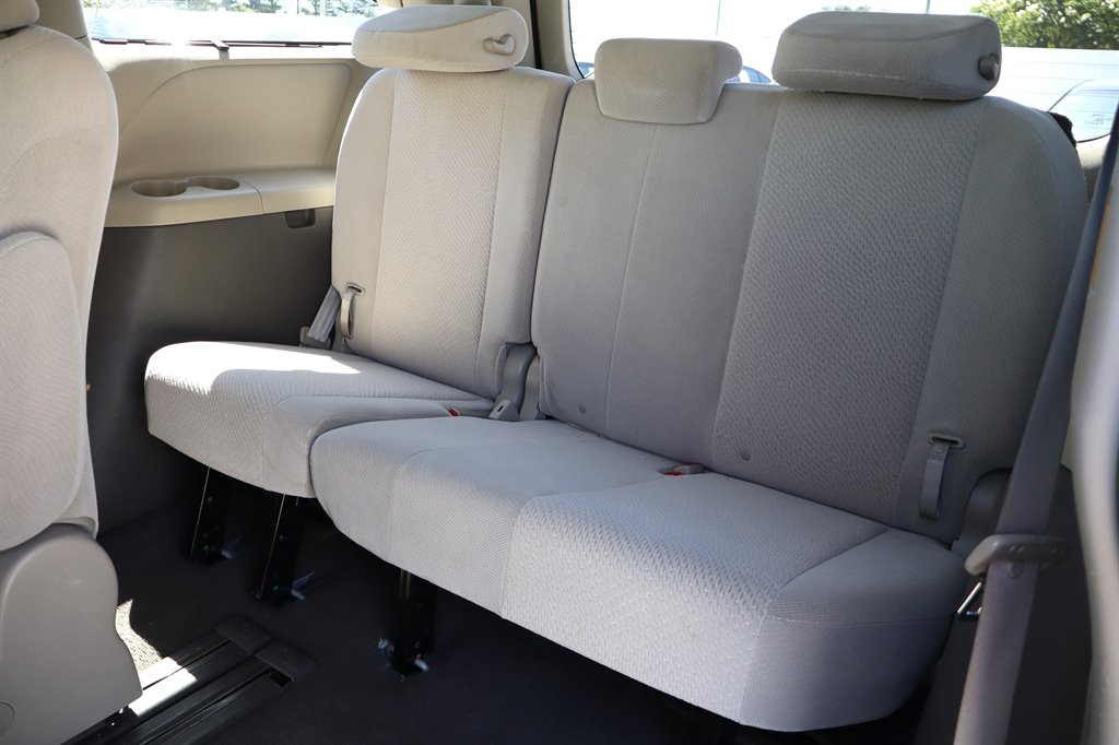 2011 Toyota Sienna - $8,995