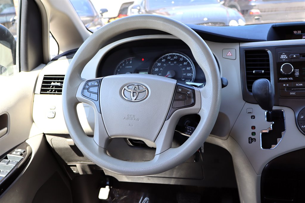 2011 Toyota Sienna - $8,995