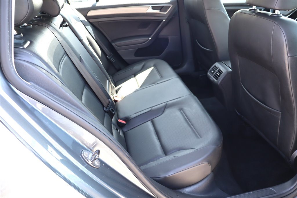2015 Volkswagen Golf - $10,995