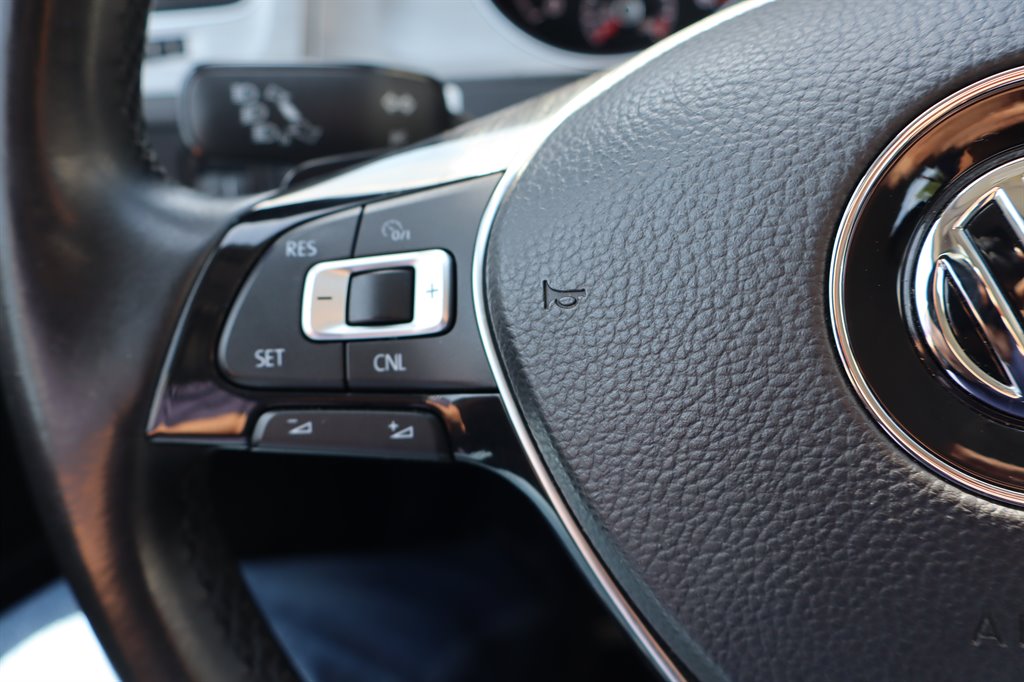 2015 Volkswagen Golf - $10,995