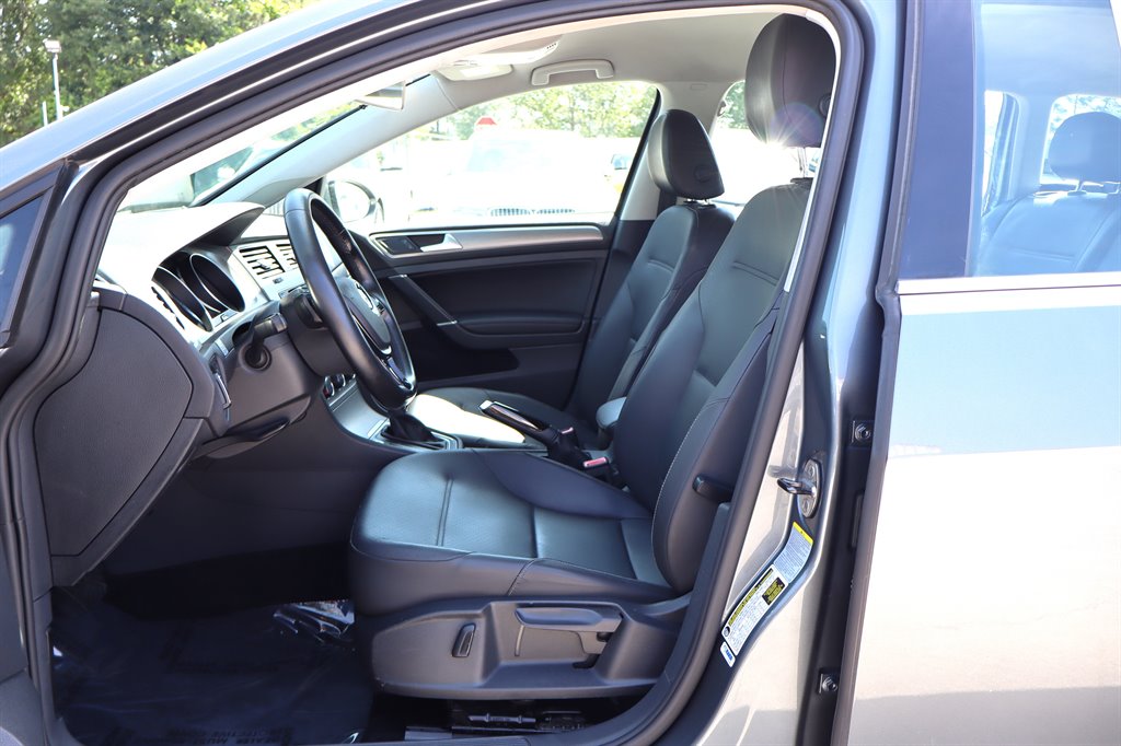 2015 Volkswagen Golf - $10,995