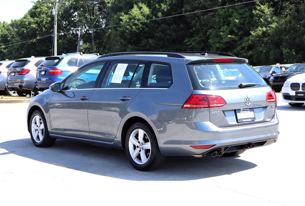 2015 Volkswagen Golf - $10,995