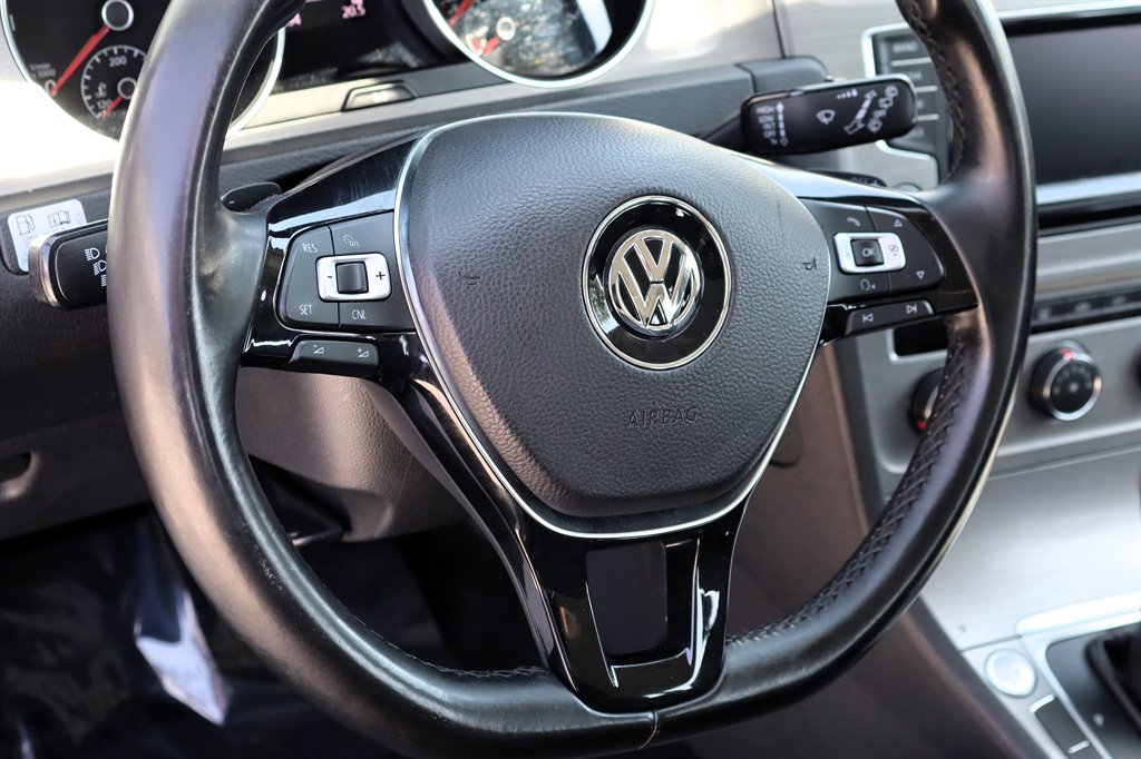 2015 Volkswagen Golf - $10,995