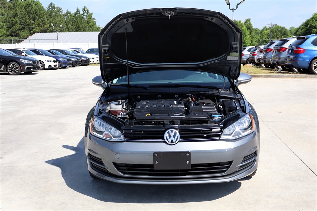 2015 Volkswagen Golf - $10,995