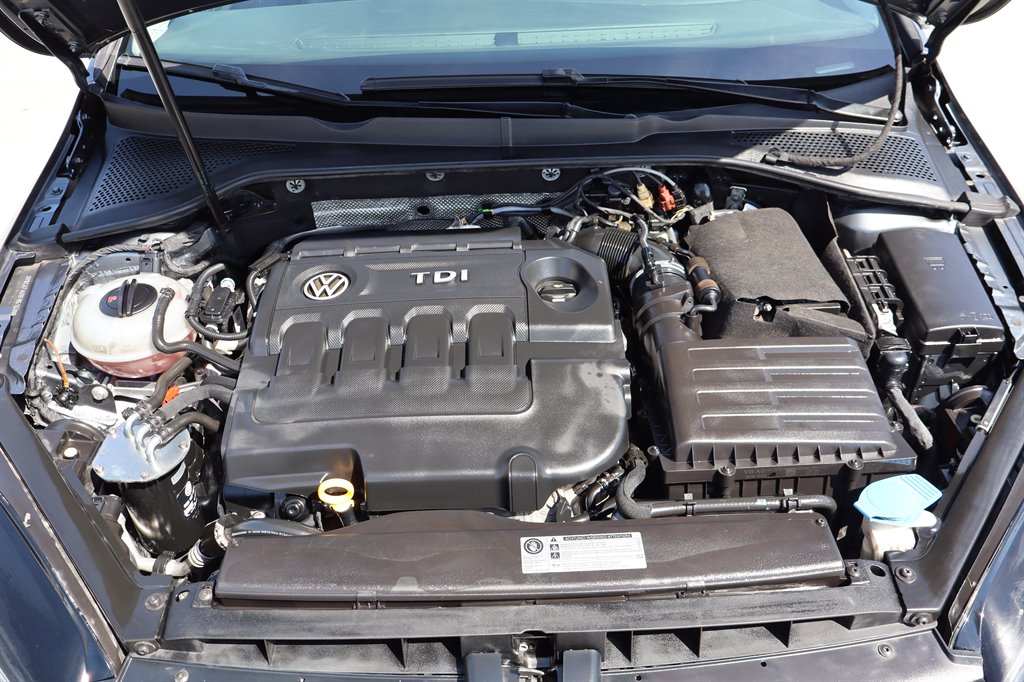 2015 Volkswagen Golf - $10,995