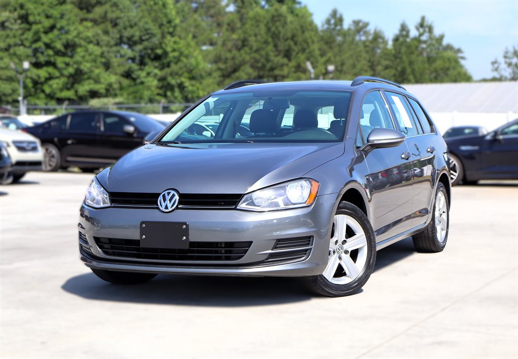 2015 Volkswagen Golf - $10,995