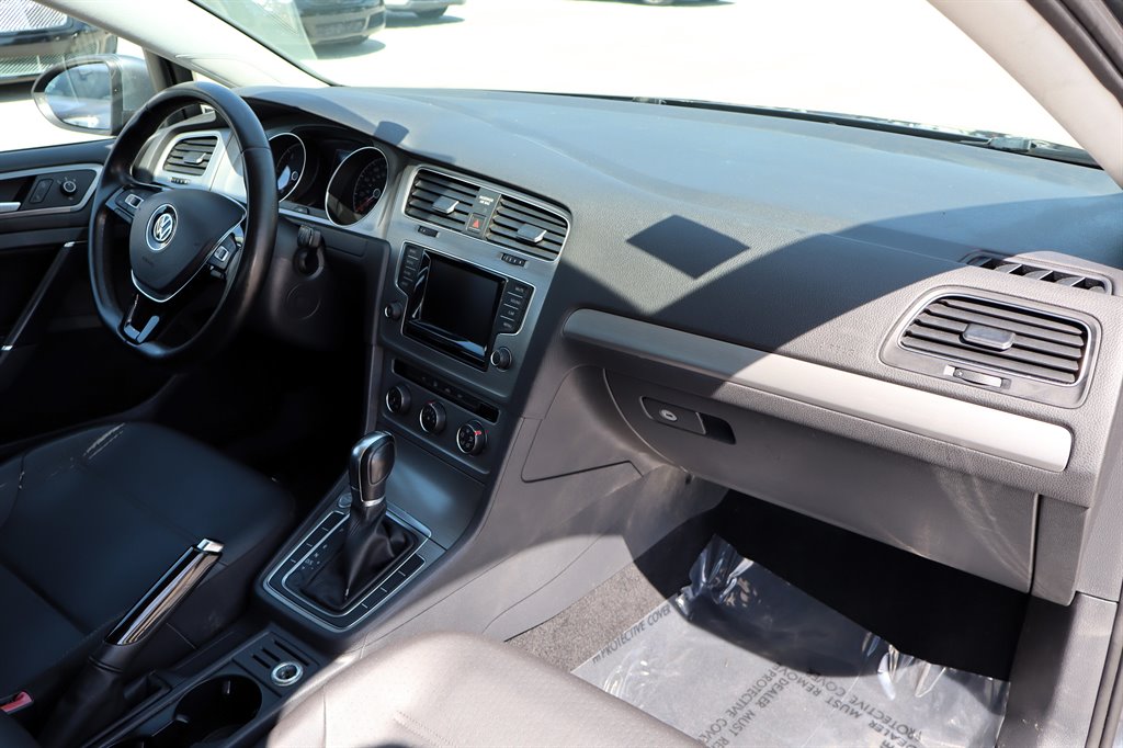 2015 Volkswagen Golf - $10,995