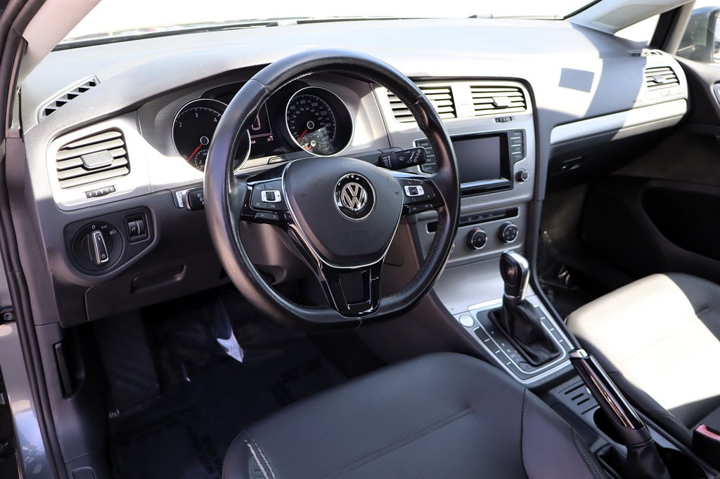 2015 Volkswagen Golf - $10,995