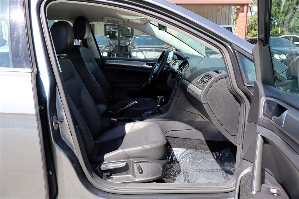 2015 Volkswagen Golf - $10,995