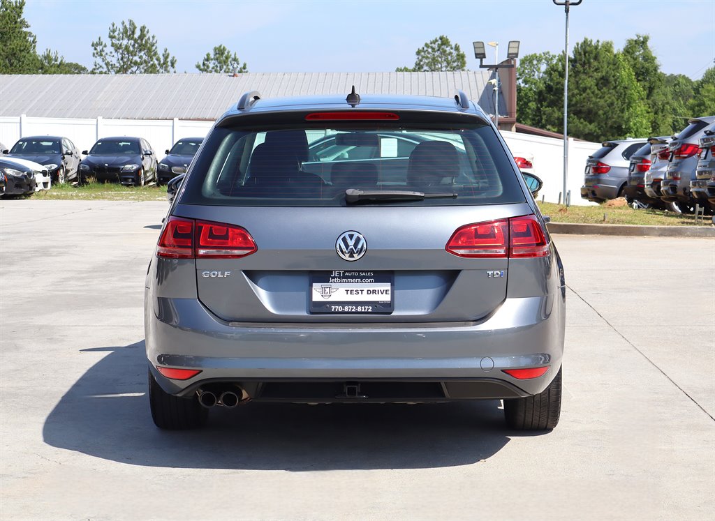 2015 Volkswagen Golf - $10,995