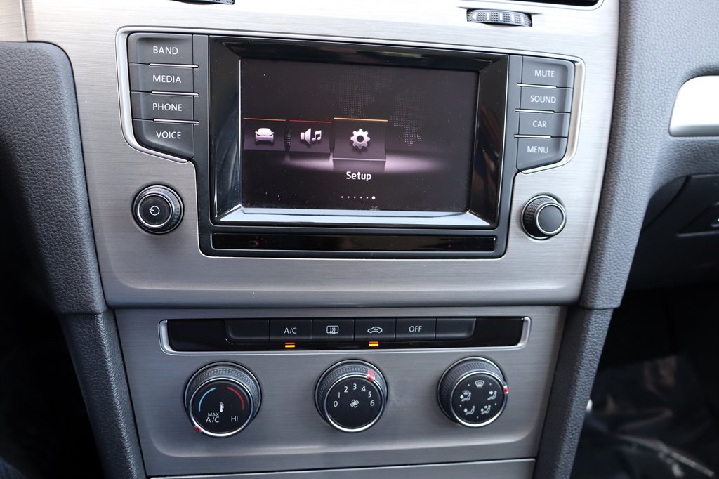 2015 Volkswagen Golf - $10,995