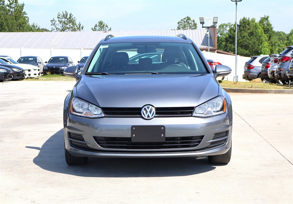 2015 Volkswagen Golf - $10,995