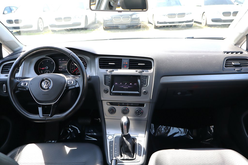2015 Volkswagen Golf - $10,995