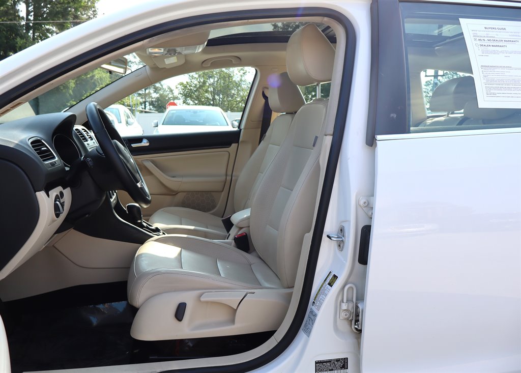 2012 Volkswagen Jetta - $8,995