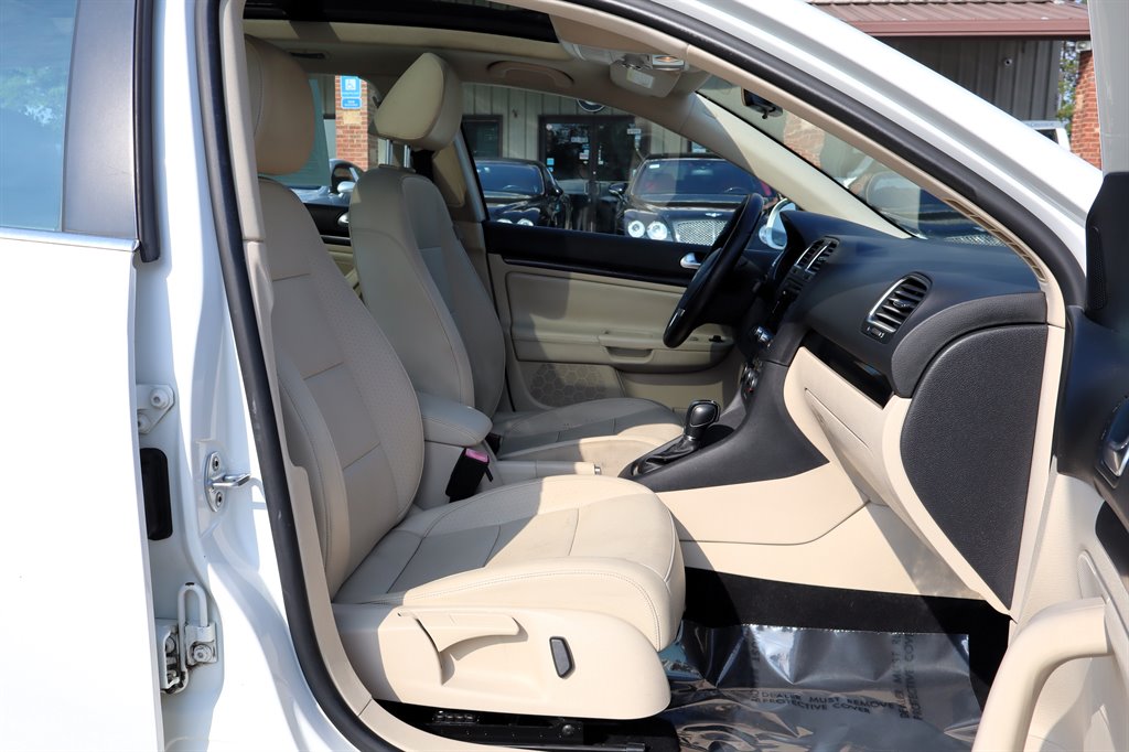 2012 Volkswagen Jetta - $8,995