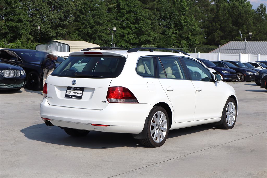 2012 Volkswagen Jetta - $8,995