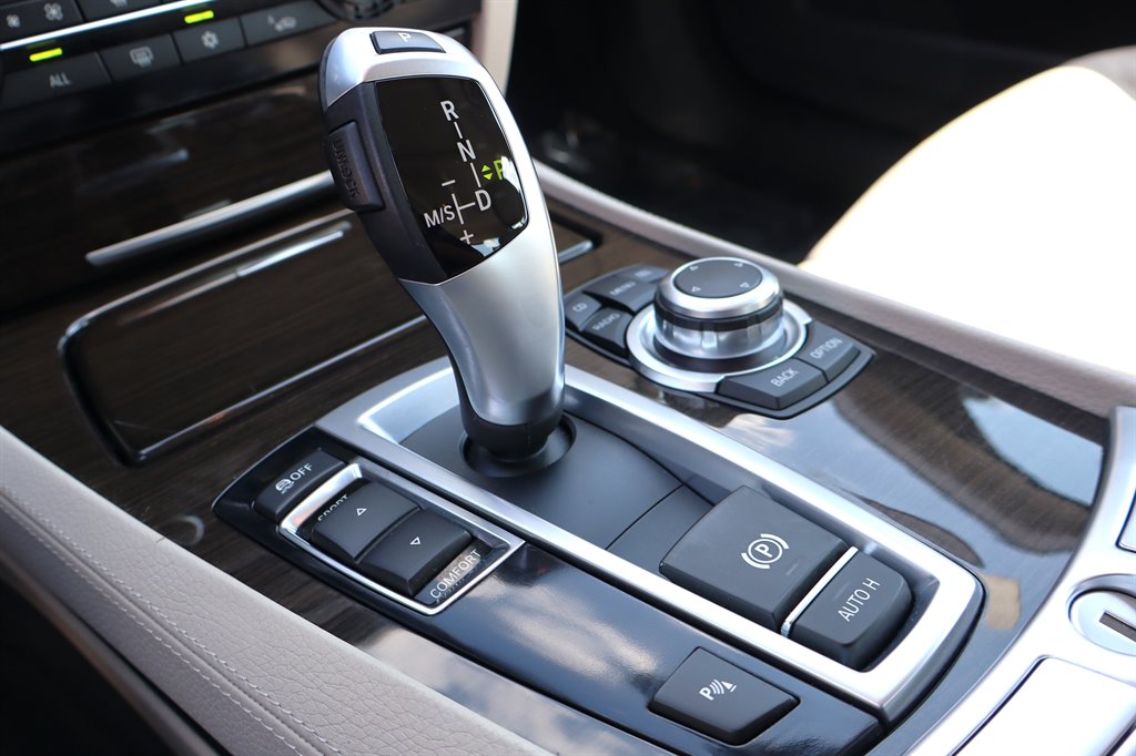 2012 BMW 7 Series - $10,995