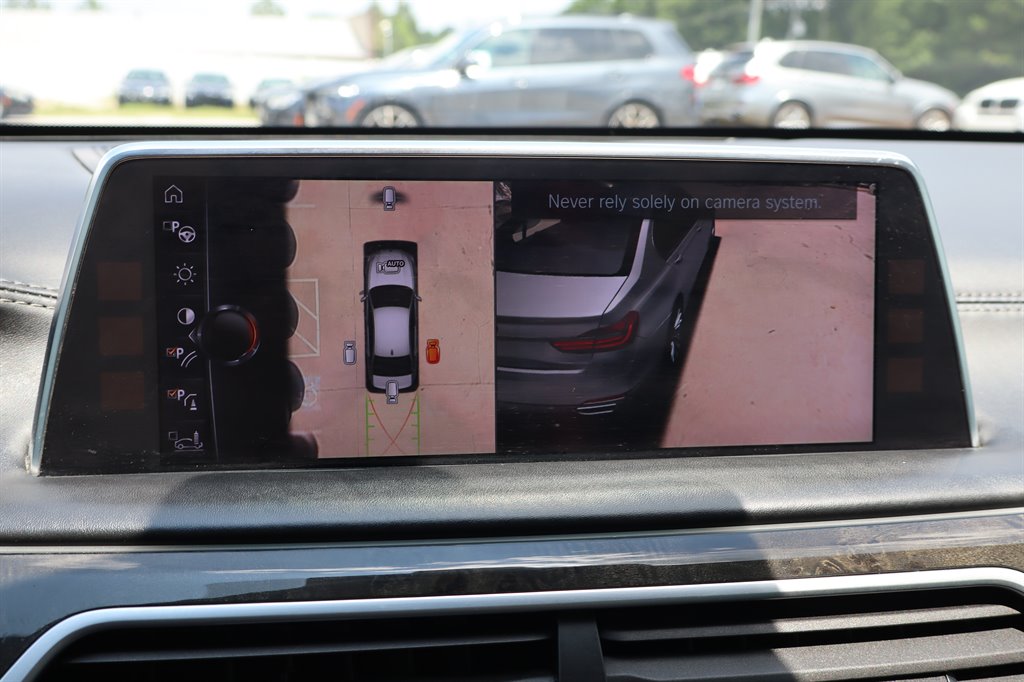 2016 BMW 750i - $17,995