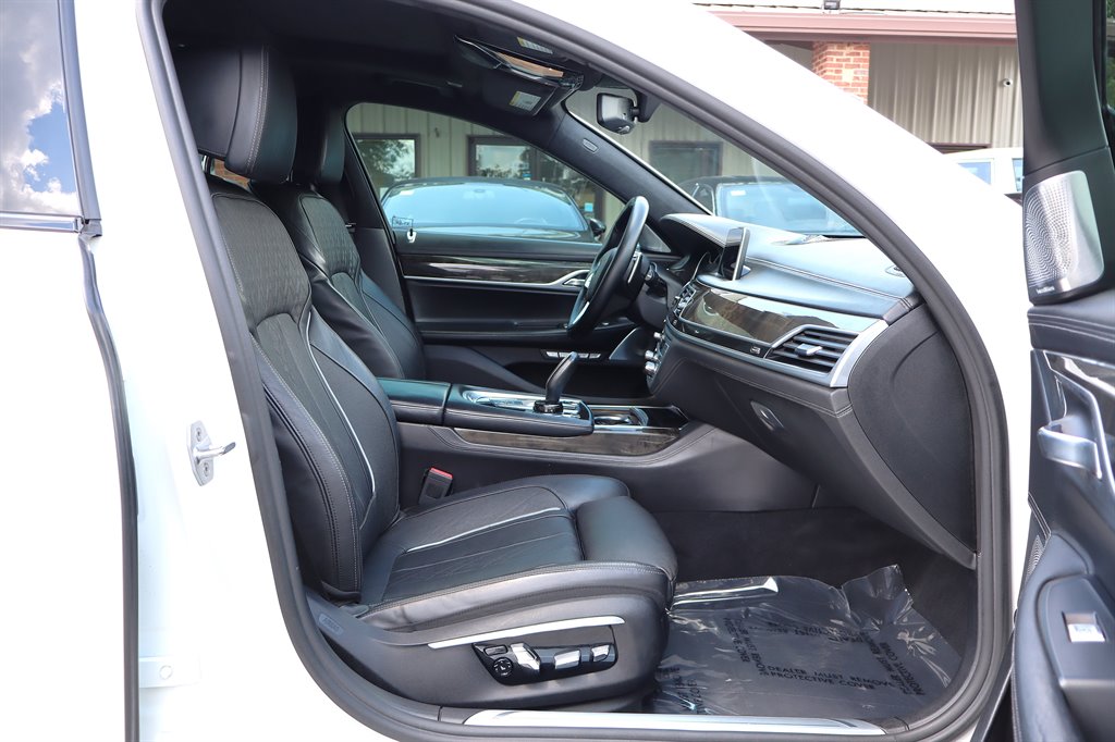 2016 BMW 750i - $17,995