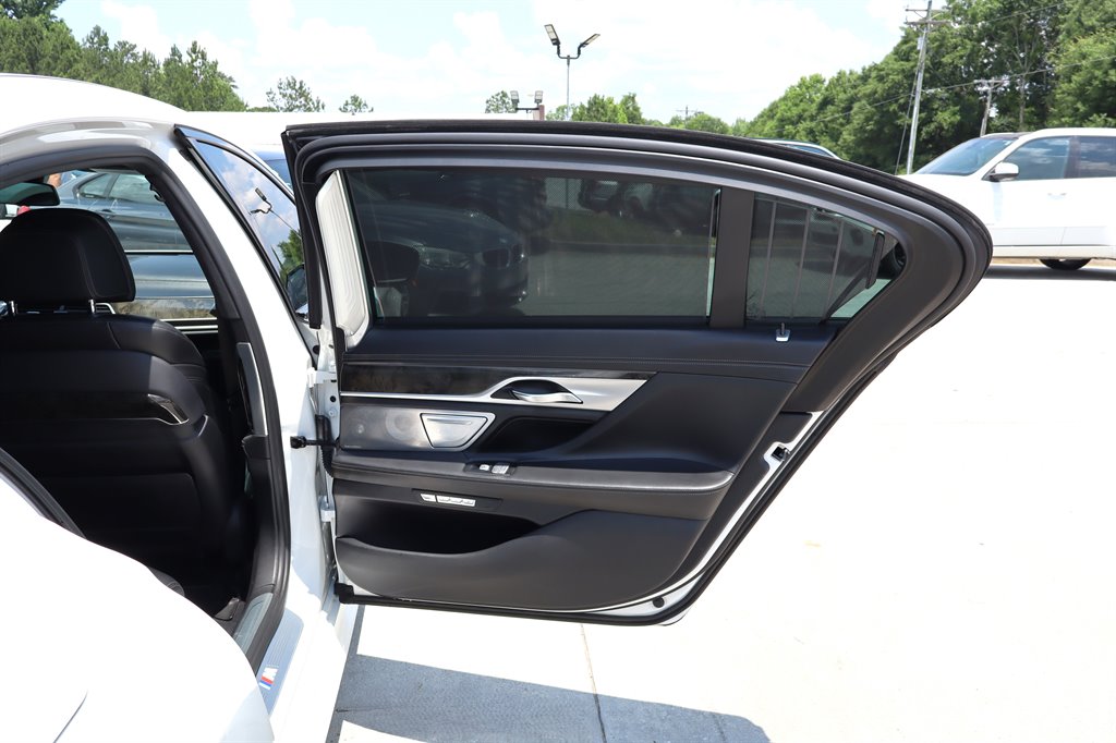 2016 BMW 750i - $17,995