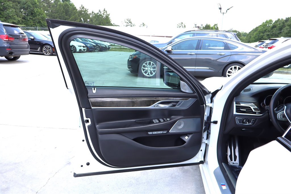 2016 BMW 750i - $17,995