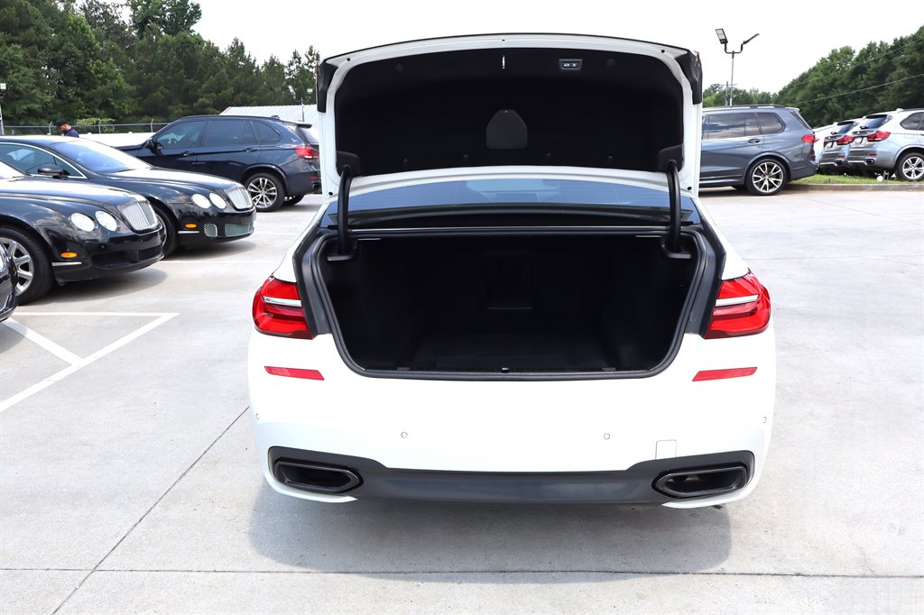 2016 BMW 750i - $17,995