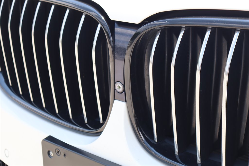 2016 BMW 750i - $17,995