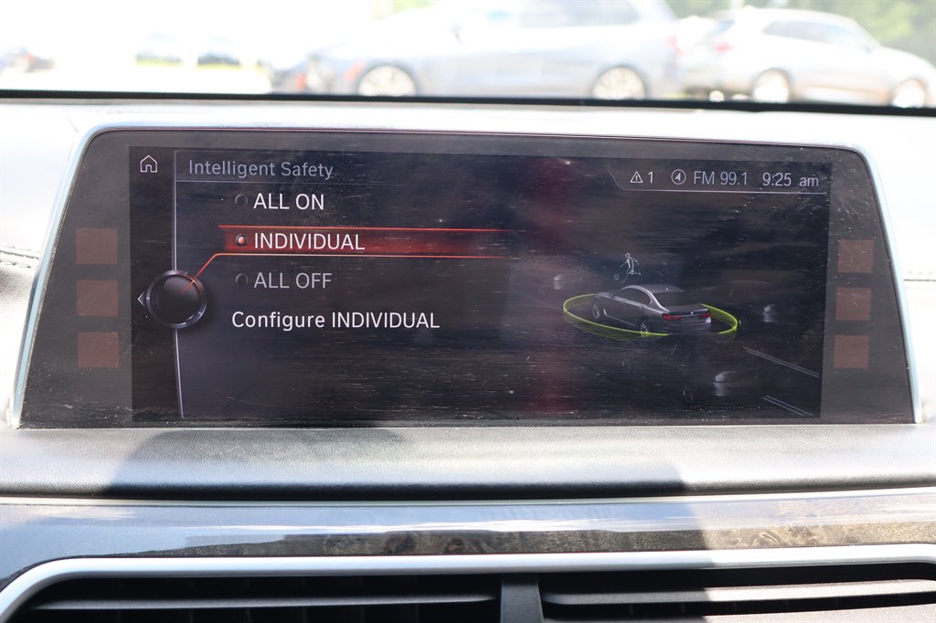 2016 BMW 750i - $17,995